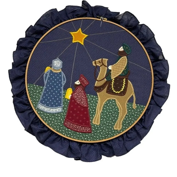 Handmade Betsy Bobbins Quilted Christmas Nativity Scene Hoop Wall Hanging - Picture 1 of 6